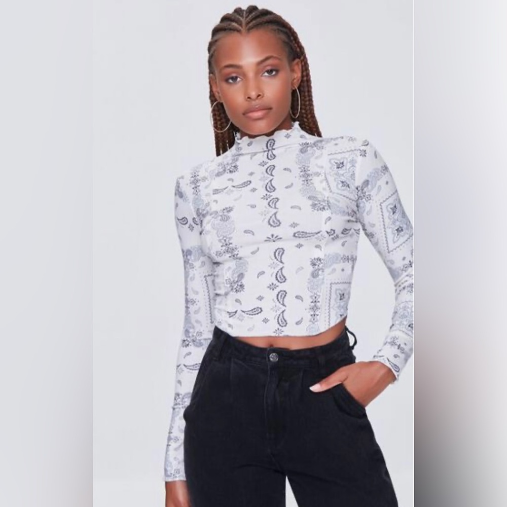 NWT paisley print crop top
